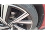 Volkswagen Golf 1.5 eTSI R-Line Business 150 PK| Dealeronderhouden | Navigatie | Harman Kardon High End Audio | Stoelverwarming | Stuurwielverwarming | Parkeersensoren | 18 Inch Velgen
