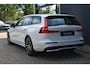 Volvo V60 T8 Plug-in hybrid AWD Plus Dark | Trekhaak | Stoel-/Stuurwiel verwarming | 360 graden camera | Harman Kardon Premium audio | All Season banden | Elektrisch verstelbare Voorstoelen | BLIS | Adaptieve Cruise Control | Google | Apple Carplay |