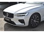 Volvo V60 T8 Plug-in hybrid AWD Plus Dark | Trekhaak | Stoel-/Stuurwiel verwarming | 360 graden camera | Harman Kardon Premium audio | All Season banden | Elektrisch verstelbare Voorstoelen | BLIS | Adaptieve Cruise Control | Google | Apple Carplay |