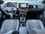 Volkswagen T-Roc 1.5 TSI 150pk DSG R-Line | Camera | Keyless | Elek. Achterklep | Dode hoek | Rijklaar incl. 1 jaar Bovag garantie
