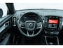 Volvo XC40 2.0 B4 Plus Black Edition | Trekhaak | 360° Camera | Panoramadak | Harman/Kardon Audio | Keyless Entry | Elektrische Achterklep | Elektrisch Verstelbare Voorstoelen | Adaptive Cruise | BLIS | Google Navigatie | Apple Carplay | Android Auto | 20" Velgen |