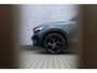 Volvo XC40 2.0 B4 Plus Black Edition | Trekhaak | 360° Camera | Panoramadak | Harman/Kardon Audio | Keyless Entry | Elektrische Achterklep | Elektrisch Verstelbare Voorstoelen | Adaptive Cruise | BLIS | Google Navigatie | Apple Carplay | Android Auto | 20" Velgen |