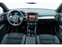 Volvo XC40 2.0 B4 Plus Black Edition | Trekhaak | 360° Camera | Panoramadak | Harman/Kardon Audio | Keyless Entry | Elektrische Achterklep | Elektrisch Verstelbare Voorstoelen | Adaptive Cruise | BLIS | Google Navigatie | Apple Carplay | Android Auto | 20" Velgen |