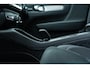 Volvo XC40 2.0 B4 Plus Black Edition | Trekhaak | 360° Camera | Panoramadak | Harman/Kardon Audio | Keyless Entry | Elektrische Achterklep | Elektrisch Verstelbare Voorstoelen | Adaptive Cruise | BLIS | Google Navigatie | Apple Carplay | Android Auto | 20" Velgen |