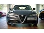 Alfa Romeo Giulia 2.0T Super | Sport uitlaat | leder | Breedset | 12 mnd Bovag |