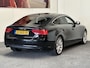 Audi A5 SPORTBACK 1.8 TFSI BUSINESS EDITION AUTOMAAT NAVIGATIE ADAPTIVE CRUISE CONTROL ELEK. VERSTELBARE VOORSTOELEN BLUETOOTH TELEFOON DODEHOEKSENSOREN AFN. TREKHAAK PDC ZEER MOOI !! CC