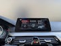 BMW 5-Serie Touring M550d xDrive Pano Hud H&K Massage Leder Carplay 360 Memory Softclosed dodehoek