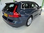 Volvo V60 2.0 B3 HYBRIDE / Apple carplay / Adaptieve Cruise controle / NAP / Historie aanwezig.