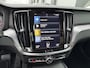 Volvo V60 2.0 B3 HYBRIDE / Apple carplay / Adaptieve Cruise controle / NAP / Historie aanwezig.