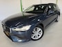 Volvo V60 2.0 B3 HYBRIDE / Apple carplay / Adaptieve Cruise controle / NAP / Historie aanwezig.