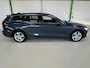 Volvo V60 2.0 B3 HYBRIDE / Apple carplay / Adaptieve Cruise controle / NAP / Historie aanwezig.