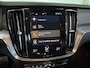 Volvo V60 2.0 B3 HYBRIDE / Apple carplay / Adaptieve Cruise controle / NAP / Historie aanwezig.