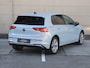 Volkswagen Golf 1.5 eHybrid Life Edition 204pk DSG | Navigatie | Trekhaak | LED | Stoel- & Stuurverwarming | Camera | Dodehoek Detectie | Lichtmetalen velgen |
