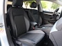 Volkswagen Golf 1.5 eHybrid Life Edition 204pk DSG | Navigatie | Trekhaak | LED | Stoel- & Stuurverwarming | Camera | Dodehoek Detectie | Lichtmetalen velgen |