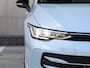 Volkswagen Golf 1.5 eHybrid Life Edition 204pk DSG | Navigatie | Trekhaak | LED | Stoel- & Stuurverwarming | Camera | Dodehoek Detectie | Lichtmetalen velgen |
