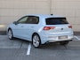 Volkswagen Golf 1.5 eHybrid Life Edition 204pk DSG | Navigatie | Trekhaak | LED | Stoel- & Stuurverwarming | Camera | Dodehoek Detectie | Lichtmetalen velgen |
