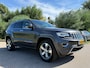 Jeep Grand Cherokee 3.0 CRD Overland Automaat / Grijs Kenteken / Panoramadak / Leder / Camera / Navi / Clima / Trekhaak / Cruise /
