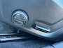 Volvo V60 2.0 T4 190pk Momentum Pro Automaat / Wegklapbare haak ( max. 1.800kg ) / Leer/stof / 18" LM / Navi / Camera / Orig. NL