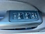 Volvo V60 2.0 T4 190pk Momentum Pro Automaat / Wegklapbare haak ( max. 1.800kg ) / Leer/stof / 18" LM / Navi / Camera / Orig. NL
