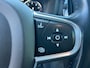 Volvo V60 2.0 T4 190pk Momentum Pro Automaat / Wegklapbare haak ( max. 1.800kg ) / Leer/stof / 18" LM / Navi / Camera / Orig. NL