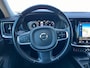 Volvo V60 2.0 T4 190pk Momentum Pro Automaat / Wegklapbare haak ( max. 1.800kg ) / Leer/stof / 18" LM / Navi / Camera / Orig. NL