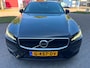 Volvo V60 2.0 T4 190pk Momentum Pro Automaat / Wegklapbare haak ( max. 1.800kg ) / Leer/stof / 18" LM / Navi / Camera / Orig. NL