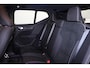 Volvo EX40 Single Motor Extended Range Ultra Europa 82 kWh Panorama/schuifdak - IntelliSafe Assist & Surround - 360º Camera - Harman/Kardon audio - Verwarmde voorstoelen, stuur & achterbank - Parkeersensoren voor & achter - Elektr. bedienb. voorstoelen met geheugen links - Draadloze tel. lader - Warmtepomp - 20' LMV