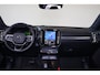 Volvo EX40 Single Motor Extended Range Ultra Europa 82 kWh Panorama/schuifdak - IntelliSafe Assist & Surround - 360º Camera - Harman/Kardon audio - Verwarmde voorstoelen, stuur & achterbank - Parkeersensoren voor & achter - Elektr. bedienb. voorstoelen met geheugen links - Draadloze tel. lader - Warmtepomp - 20' LMV