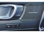 Volvo EX40 Single Motor Extended Range Ultra Europa 82 kWh Panorama/schuifdak - IntelliSafe Assist & Surround - 360º Camera - Harman/Kardon audio - Verwarmde voorstoelen, stuur & achterbank - Parkeersensoren voor & achter - Elektr. bedienb. voorstoelen met geheugen links - Draadloze tel. lader - Warmtepomp - 20' LMV
