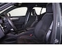 Volvo EX40 Single Motor Extended Range Ultra Europa 82 kWh Panorama/schuifdak - IntelliSafe Assist & Surround - 360º Camera - Harman/Kardon audio - Verwarmde voorstoelen, stuur & achterbank - Parkeersensoren voor & achter - Elektr. bedienb. voorstoelen met geheugen links - Draadloze tel. lader - Warmtepomp - 20' LMV