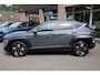 Hyundai Kona 1.6 GDI HEV Premium MEMORY BOSE-AUDIO 4XSTOEL/STUURVERW. STOELVENTILATIE LEER 360-CAMERA ACC CARPLAY DAB 1e-EIGENAAR ELEC-KLEP 2XPDC 18''LMV NAP