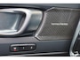 Volvo EX40 Single Motor Ext. Range Plus Bl. Ed. Europa 82 kWh IntelliSafe Assist/Surround - Parkeercamera achter - Harman/Kardon audio - Verwarmde voorstoelen, stuur & achterbank - Parkeersensoren voor & achter - Draadloze tel. lader - Warmtepomp - 20' LMV