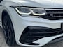 Volkswagen Tiguan 2.0 TSI 190pk 4Motion DSG / Aut. 3x R-Line Facelift IQ Light Panoramdak Trekhaak 20" 99dkm!!