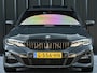 BMW 3-Serie Touring 330i High Executive Edition M-Sport | NL-Auto | Dealeronderhouden | Panoramadak | Harman/Kardon | HUD | Camera | Ambiance Interieur | Stoelverwarming |