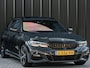 BMW 3-Serie Touring 330i High Executive Edition M-Sport | NL-Auto | Dealeronderhouden | Panoramadak | Harman/Kardon | HUD | Camera | Ambiance Interieur | Stoelverwarming |