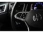Volkswagen Taigo 1.0 TSI R-Line 115PK | Elecktr Glazen pano-dak | Parkeersensoren | App Connect | Climate control | Lane assist | DAB | LED | 17"LMV