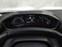Peugeot 2008 1.2 PureTech Allure Sport Automaat (APPLE CARPLAY, GROOT NAVI, 360 CAMERA, LEDER, KEYLESS, SPORTSTOELEN, GETINT GLAS, CRUISE, NIEUWSTAAT)
