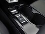 Peugeot 2008 1.2 PureTech Allure Sport Automaat (APPLE CARPLAY, GROOT NAVI, 360 CAMERA, LEDER, KEYLESS, SPORTSTOELEN, GETINT GLAS, CRUISE, NIEUWSTAAT)