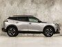 Peugeot 2008 1.2 PureTech Allure Sport Automaat (APPLE CARPLAY, GROOT NAVI, 360 CAMERA, LEDER, KEYLESS, SPORTSTOELEN, GETINT GLAS, CRUISE, NIEUWSTAAT)