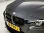 BMW 3-Serie 318i M Sport Automaat (PANORAMADAK, M PAKKET, GROOT NAVI, CAMERA, DEALER ONDERHOUDEN, COGNAC LEDER, SPORTSTOELEN, STOELVERWARMING, VIRTUAL COCKPIT, NIEUWSTAAT)