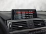 BMW 3-Serie 318i M Sport Automaat (PANORAMADAK, M PAKKET, GROOT NAVI, CAMERA, DEALER ONDERHOUDEN, COGNAC LEDER, SPORTSTOELEN, STOELVERWARMING, VIRTUAL COCKPIT, NIEUWSTAAT)