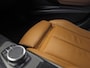 BMW 3-Serie 318i M Sport Automaat (PANORAMADAK, M PAKKET, GROOT NAVI, CAMERA, DEALER ONDERHOUDEN, COGNAC LEDER, SPORTSTOELEN, STOELVERWARMING, VIRTUAL COCKPIT, NIEUWSTAAT)