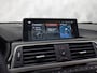 BMW 3-Serie 318i M Sport Automaat (PANORAMADAK, M PAKKET, GROOT NAVI, CAMERA, DEALER ONDERHOUDEN, COGNAC LEDER, SPORTSTOELEN, STOELVERWARMING, VIRTUAL COCKPIT, NIEUWSTAAT)