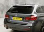 BMW 3-Serie 318i M Sport Automaat (PANORAMADAK, M PAKKET, GROOT NAVI, CAMERA, DEALER ONDERHOUDEN, COGNAC LEDER, SPORTSTOELEN, STOELVERWARMING, VIRTUAL COCKPIT, NIEUWSTAAT)