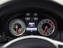 Mercedes-Benz A-klasse 180 AMG Sport (NAVIGATIE, LEDER/ALCANTARA, DIAMOND GRILL, SPORTSTOELEN, XENON, CRUISE, NIEUWE APK, NIEUWSSTAAT)