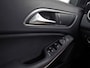 Mercedes-Benz A-klasse 180 AMG Sport (NAVIGATIE, LEDER/ALCANTARA, DIAMOND GRILL, SPORTSTOELEN, XENON, CRUISE, NIEUWE APK, NIEUWSSTAAT)