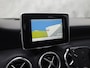 Mercedes-Benz A-klasse 180 AMG Sport (NAVIGATIE, LEDER/ALCANTARA, DIAMOND GRILL, SPORTSTOELEN, XENON, CRUISE, NIEUWE APK, NIEUWSSTAAT)