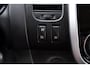 Renault Trafic 2.0 dCi 145 T29 L2H1 DC Black Edition Camera, Cruise, Clima, 145pk, Automaat, 2 x Schuifdeur, Trekhaak, Sensoren,