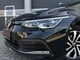 Volkswagen Golf 1.5 eTSI Style Automaat | Carplay | Camera | Adaptive cruise | Full LED | Trekhaak | Sensoren