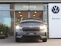 Skoda Enyaq iV 80 204 pk Loft | Warmtepomp | Navigatie | SmartLink | 360 Camera | Voorstoelen met Geheugen | Stoel + Stuurverwarming | Voorruit Verwarming | Elektrische Klep | SOH 96% |